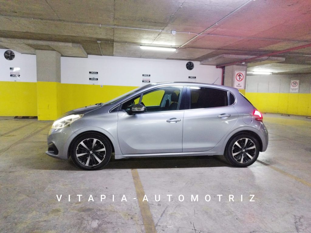 PEUGEOT 208 ALLURE 1.5 DIESEL MT