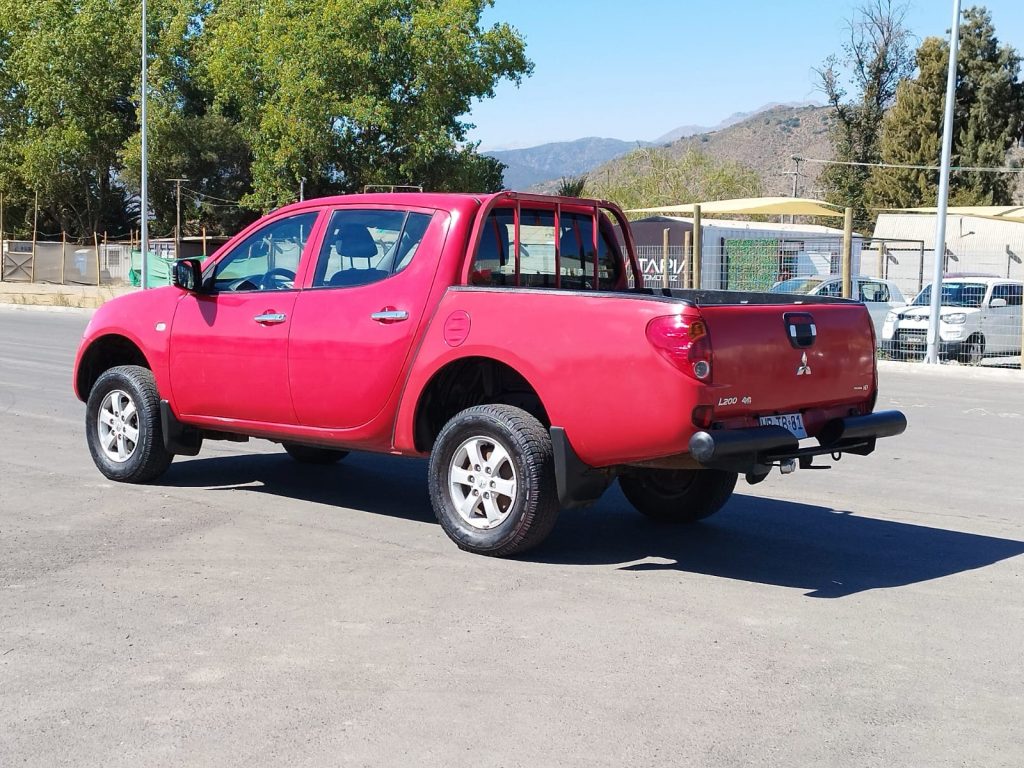 MITSUBISHI L200 KATANA CRT 4X4 2015