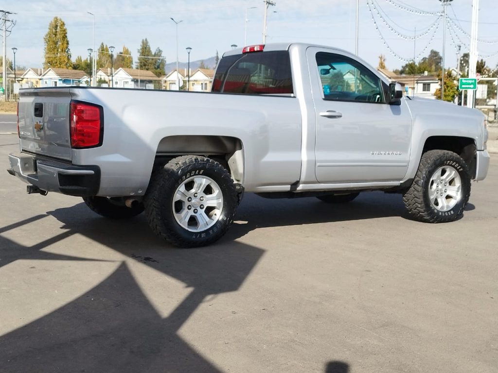 CHEVROLET SILVERADO LT RC 4WD 2017