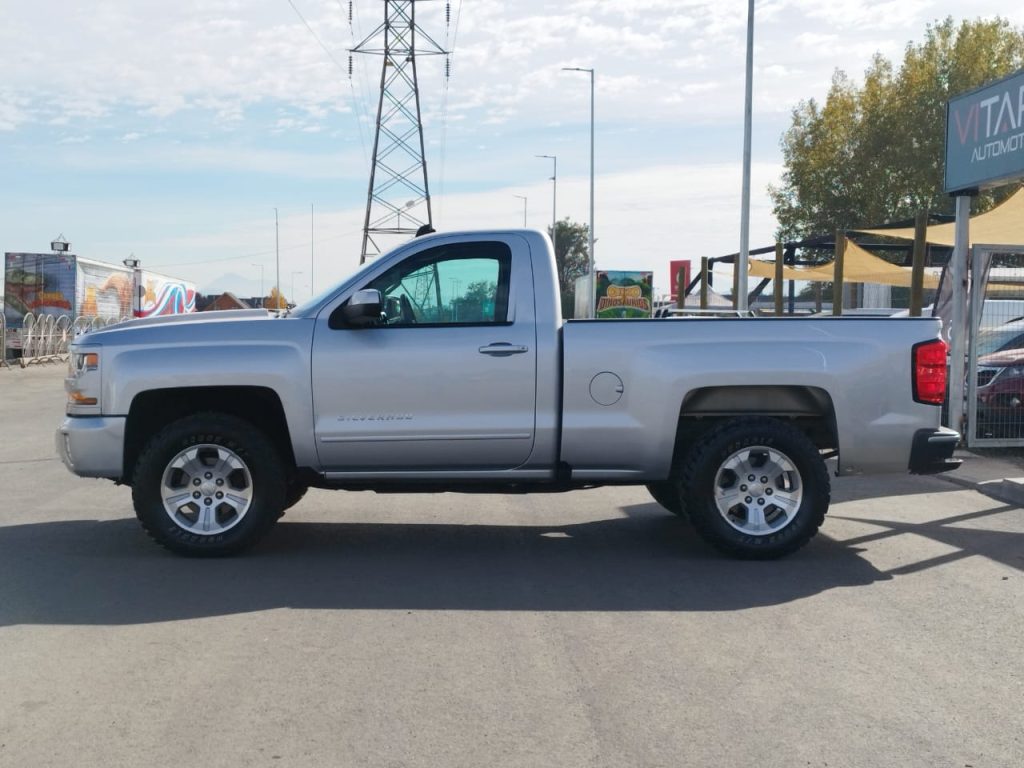 CHEVROLET SILVERADO LT RC 4WD 2017
