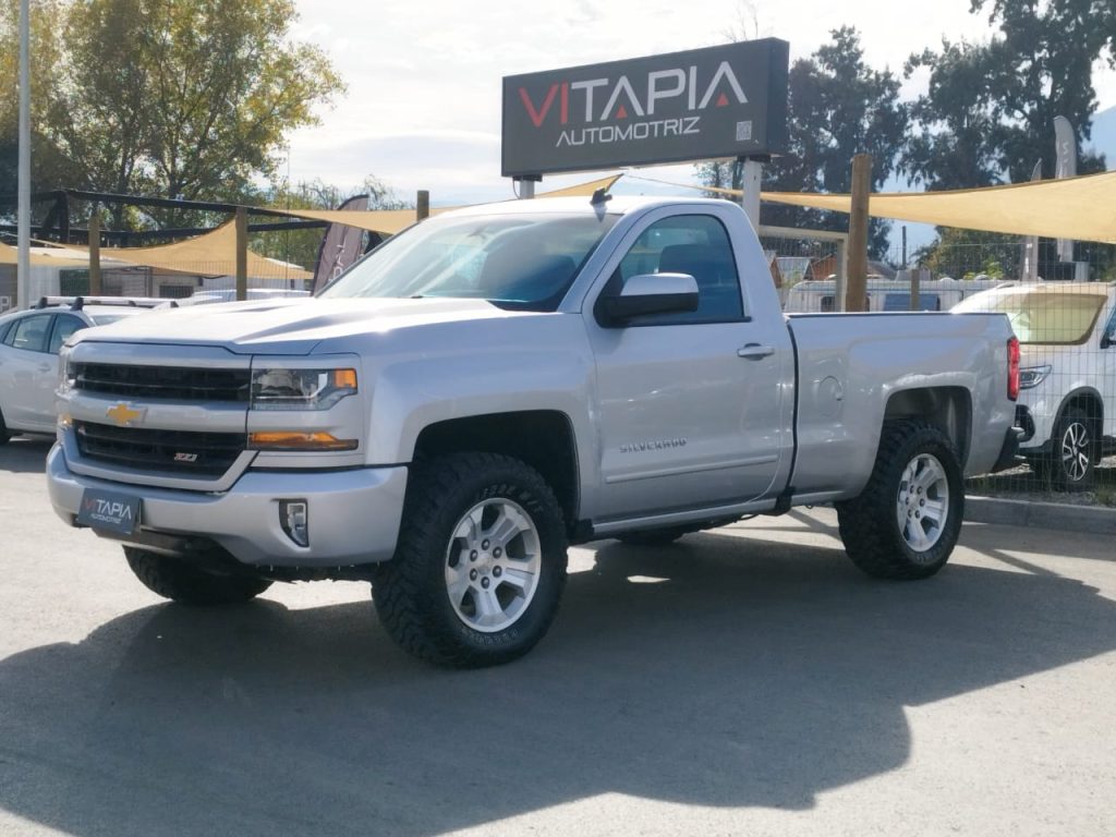 CHEVROLET SILVERADO LT RC 4WD 2017