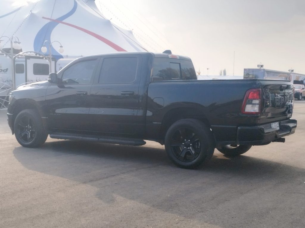RAM 1500 BIG HORN CREW CAB 4X4 3.6V6 - 2021