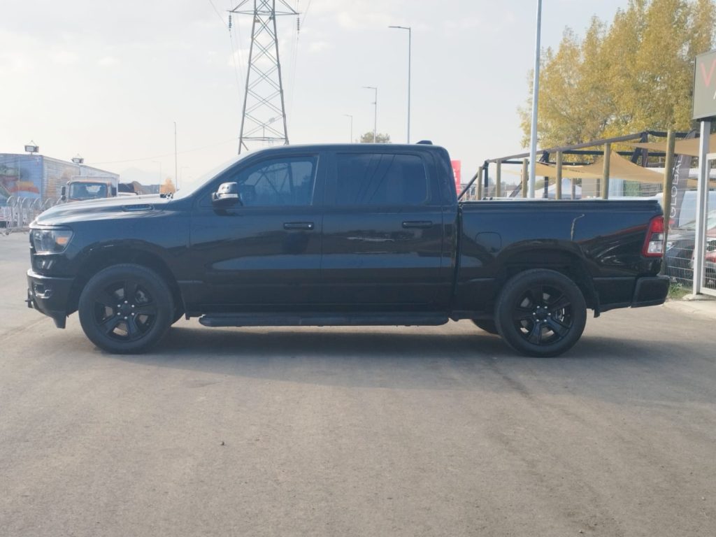 RAM 1500 BIG HORN CREW CAB 4X4 3.6V6 - 2021