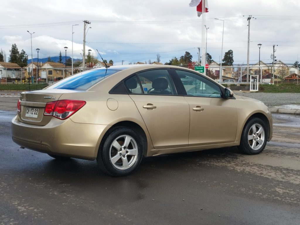 CHEVROLET CRUZE LS AUTOMÁTICO - 2010
