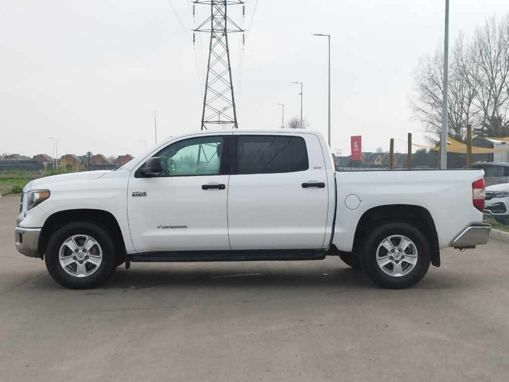 TOYOTA TUNDRA 4X4 5.7V8 - 2020