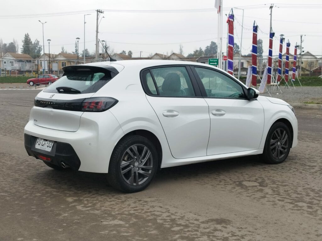 PEUGEOT 208 1.5 HDI MT - 2021