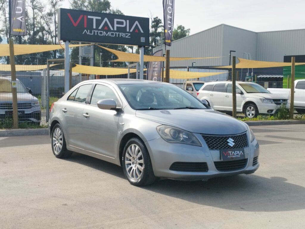 SUZUKI KIZASHI GLX 2.4CC AUT - 2011