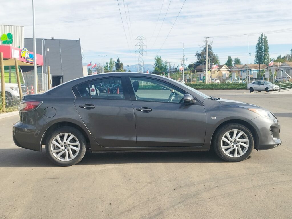 MAZDA 3 V 1.6CC MT - 2013