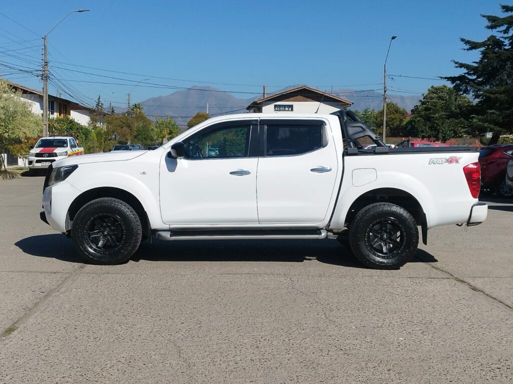 NISSAN NAVARA 2.3 DIESEL MT 4X2 - 2022
