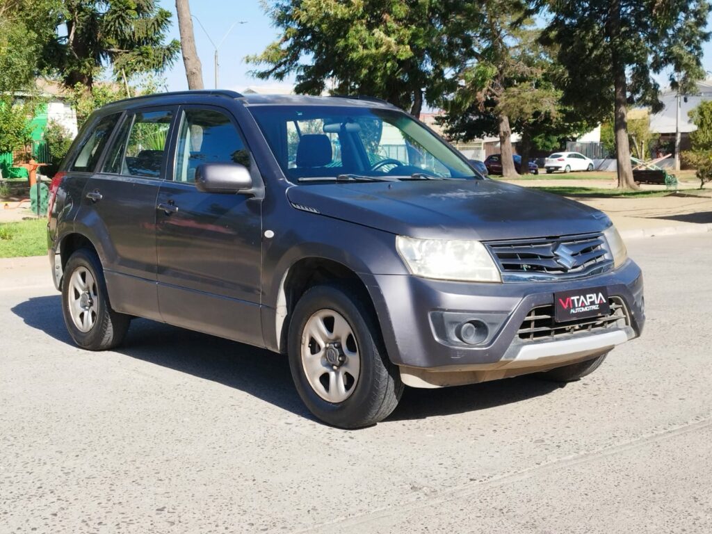 SUZUKI GRAND NOMADE GLX 2.0 MT - 2013