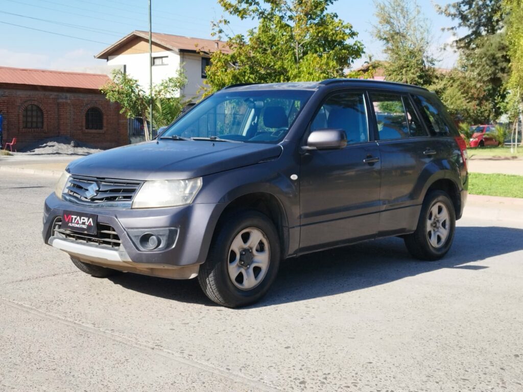 SUZUKI GRAND NOMADE GLX 2.0 MT - 2013