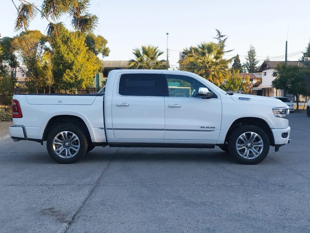 RAM 1500 LIMITED 4X4 5.7V8 AUT - 2023