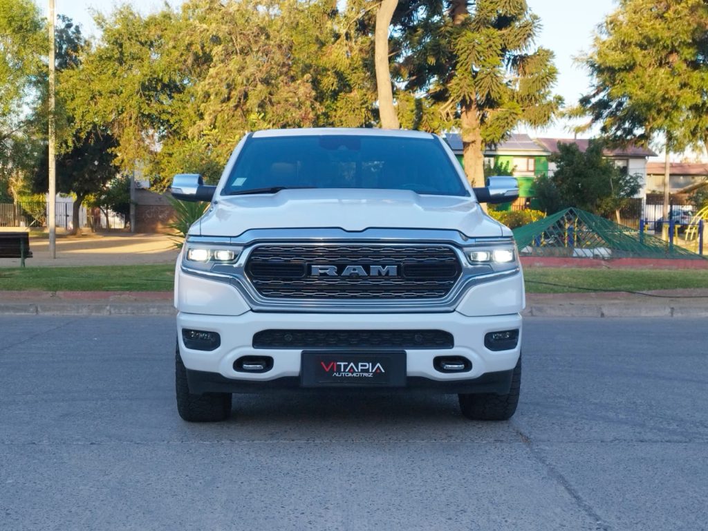 RAM 1500 LIMITED 4X4 5.7V8 AUT - 2023