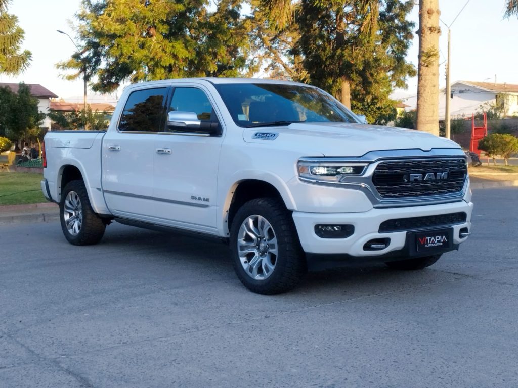 RAM 1500 LIMITED 4X4 5.7V8 AUT - 2023
