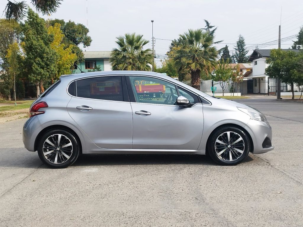 PEUGEOT 208 ALLURE 1.5HDI MT - 2019