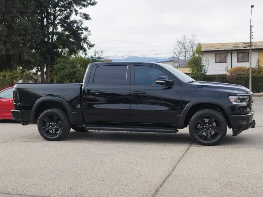 RAM 1500 BIGHORN eTORQUE 4X4 AUT - 2021