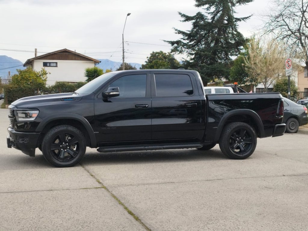 RAM 1500 BIGHORN eTORQUE 4X4 AUT - 2021
