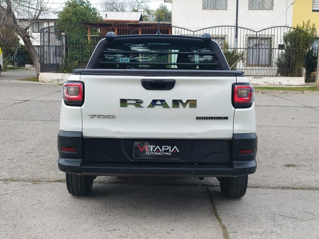 RAM 700 BIGHORN 1.4CC DOBLE CABINA MT - 2023