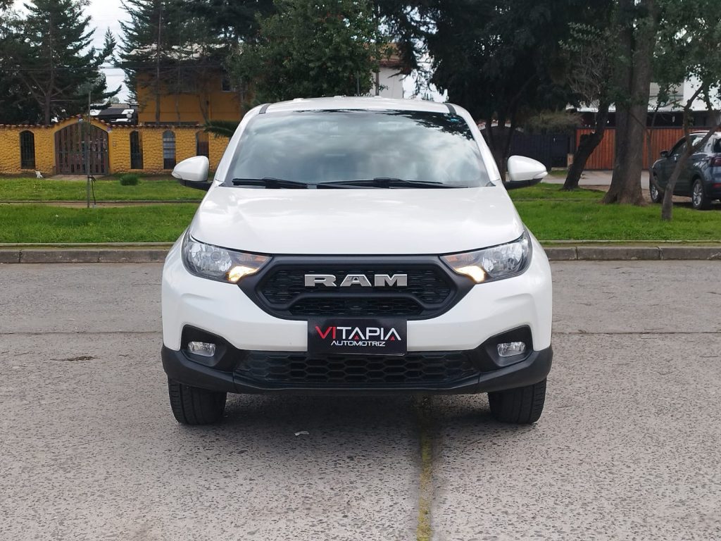 RAM 700 BIGHORN 1.4CC DOBLE CABINA MT - 2023