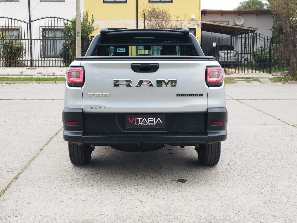 RAM 700 BIGHORN 1.4CC DOBLE CABINA MT - 2024