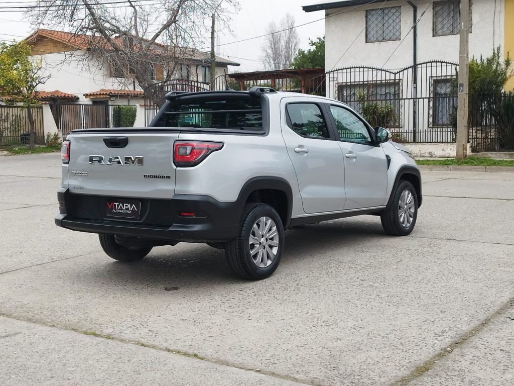 RAM 700 BIGHORN 1.4CC DOBLE CABINA MT - 2024