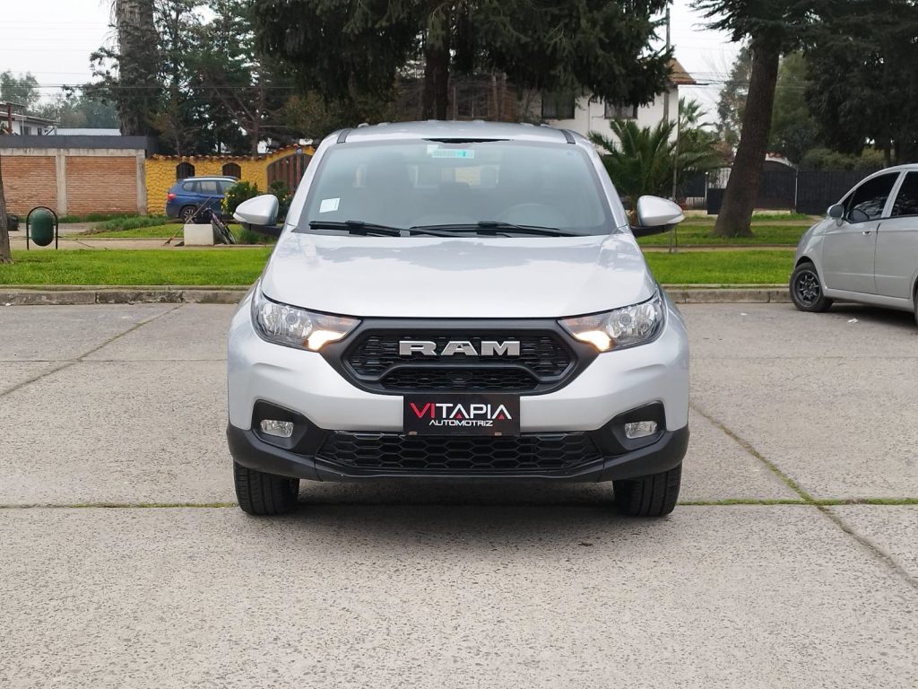 RAM 700 BIGHORN 1.4CC DOBLE CABINA MT - 2024