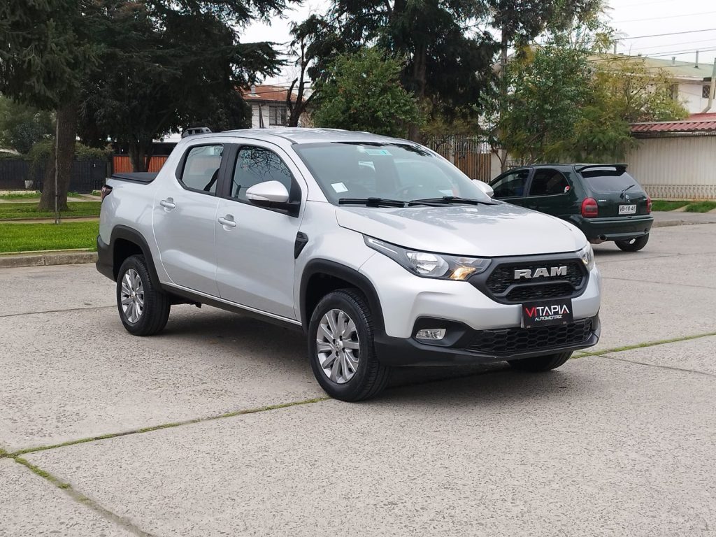 RAM 700 BIGHORN 1.4CC DOBLE CABINA MT - 2024