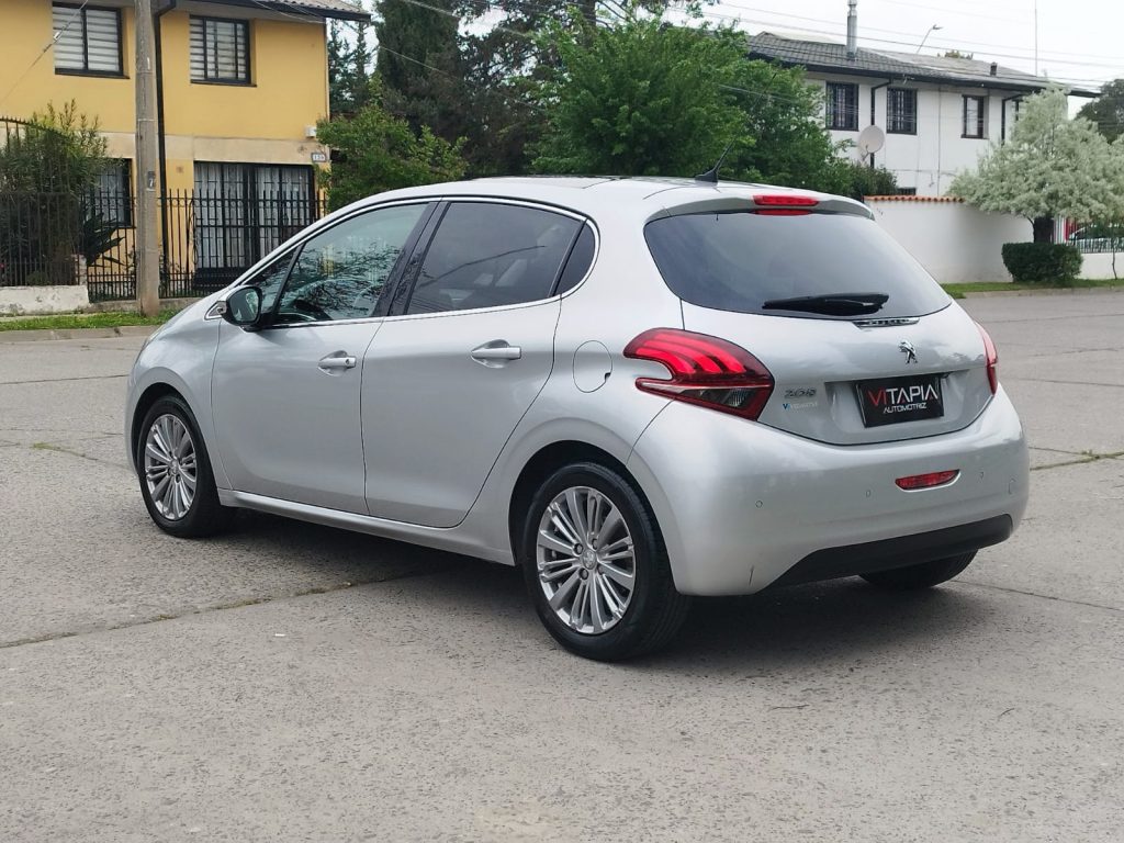 PEUGEOT 208 1.6HDI ALLURE MT - 2016